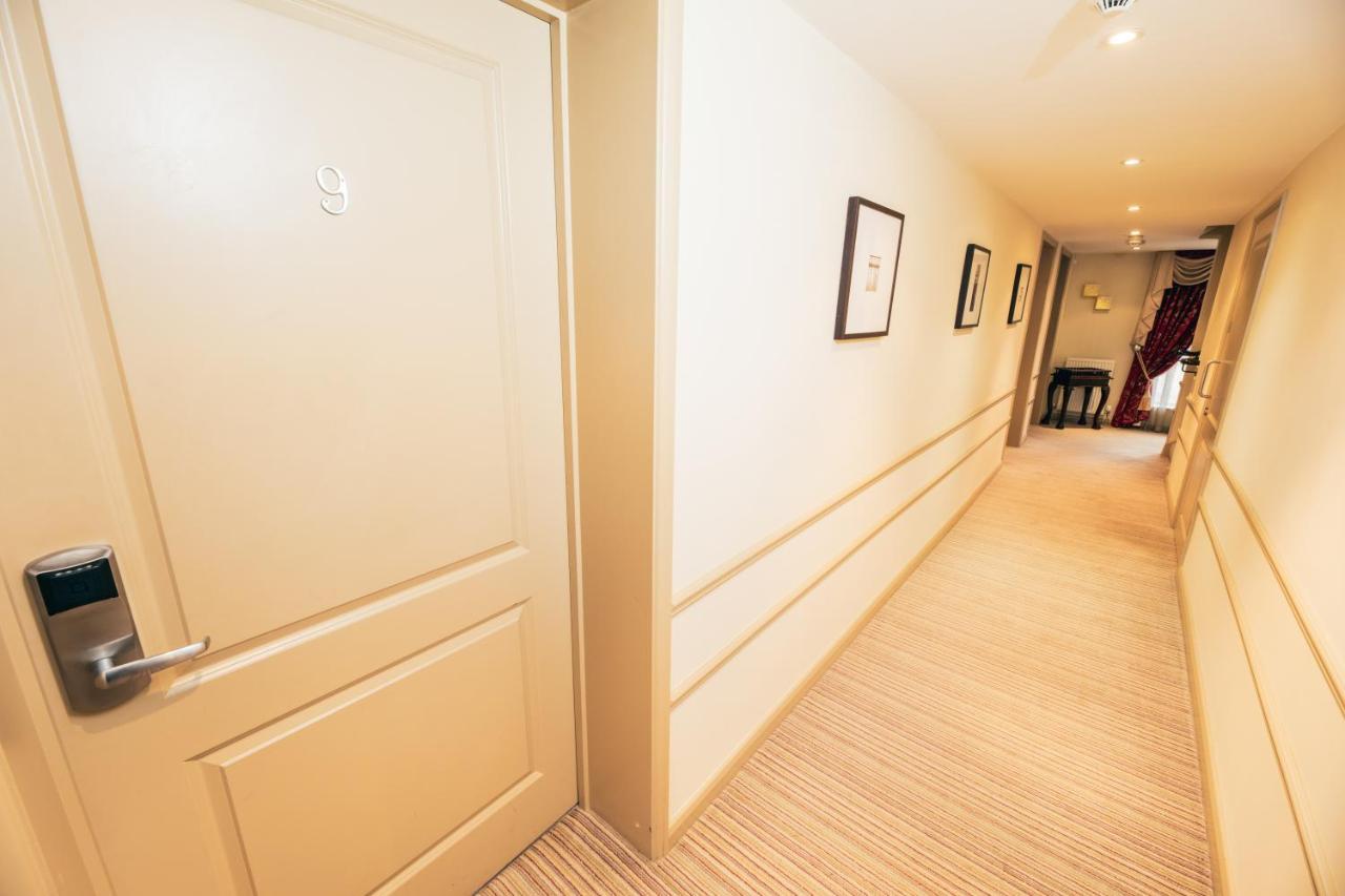 The Auberge Yaxley  Экстерьер фото